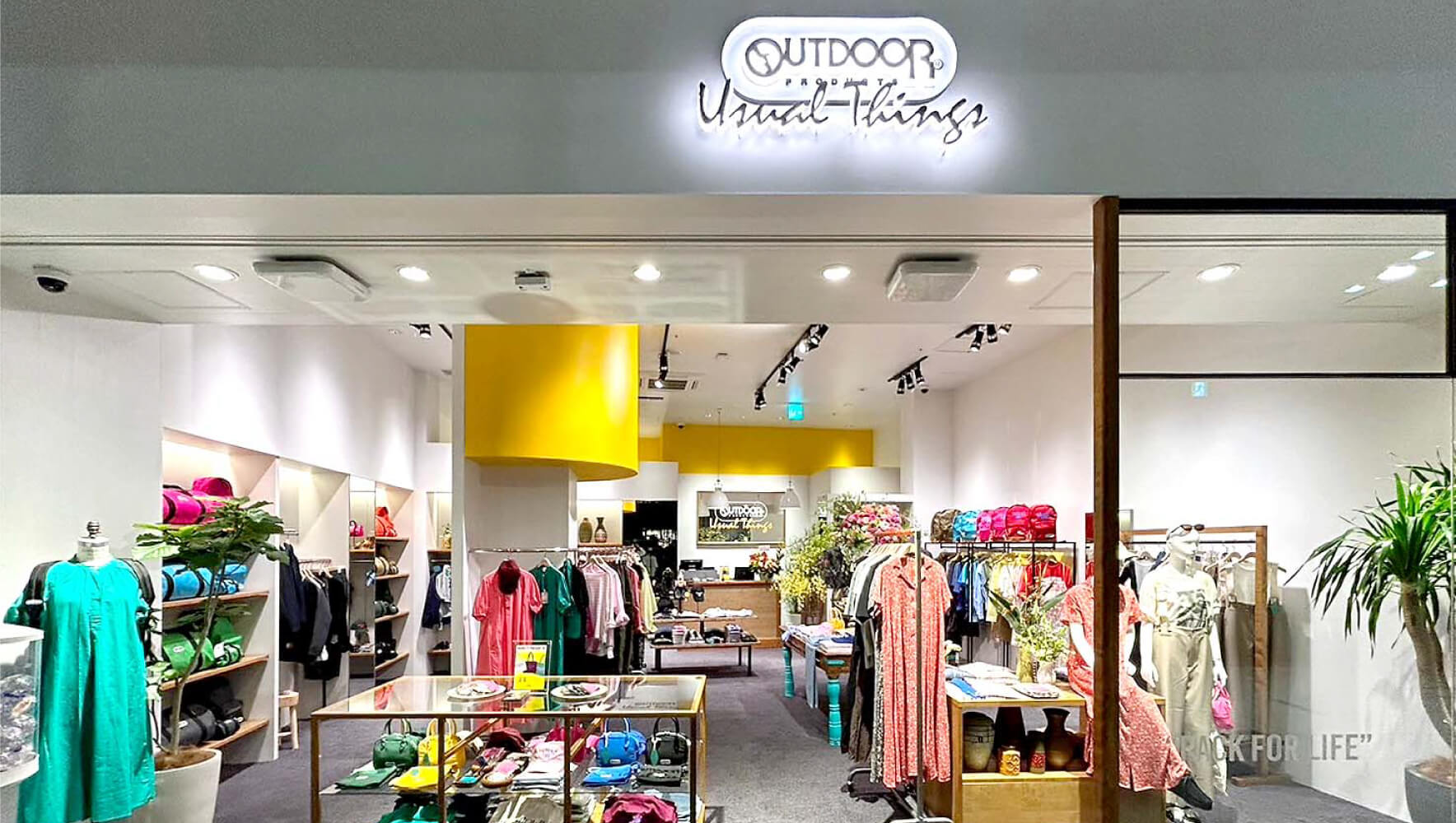 OUT DOOR 海老名店 様｜店舗デザイン｜施工事例｜INTERDOOR